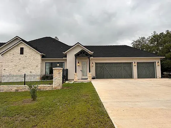 Projects: Model Home photo 17